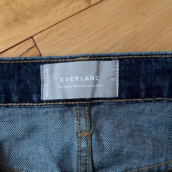 Everlane | The Reconstructed Denim Skirt - Picture 4 of 8